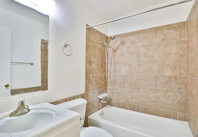2323 S College Ave #5 — Photo 11