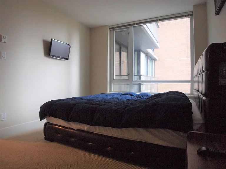1088 Richards St #716 — Photo 7