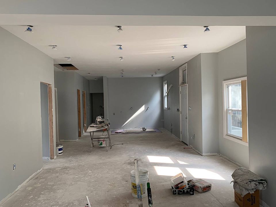 2nd image of 85 E Fulton St