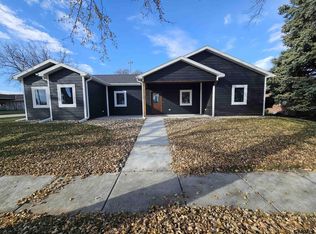 811 S Saunders Ave, Sutton, NE 68979