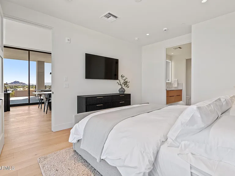 5000 N Camelback Ridge Dr #302 — Photo 19