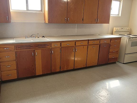 5th image of 551 E Hooper Ave APT 1