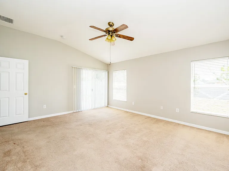 12019 Butler Woods Cir — Photo 11