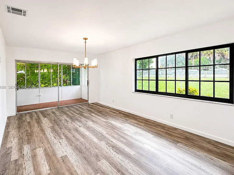 2401 NW 52nd St — Photo 9