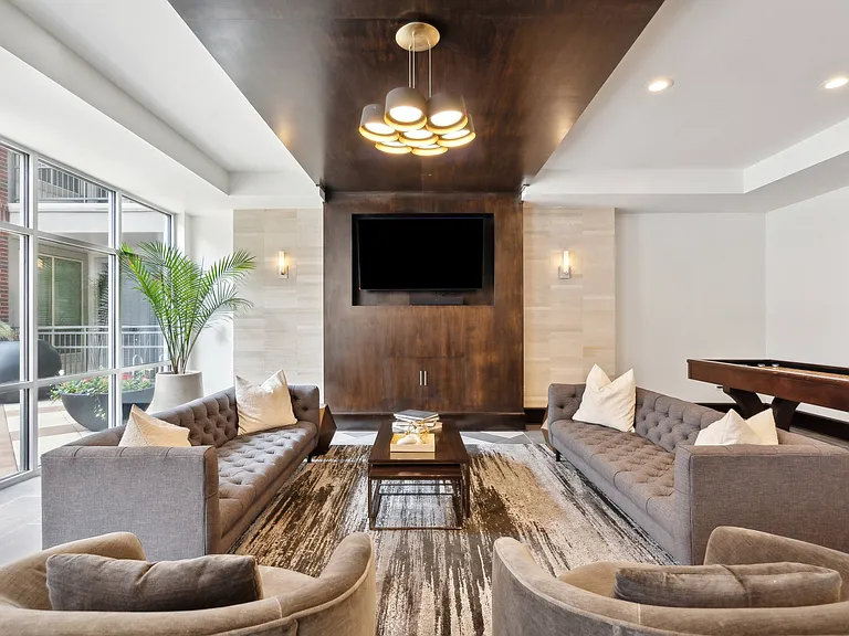 ALARA Uptown Luxury Apartments — Photo 16