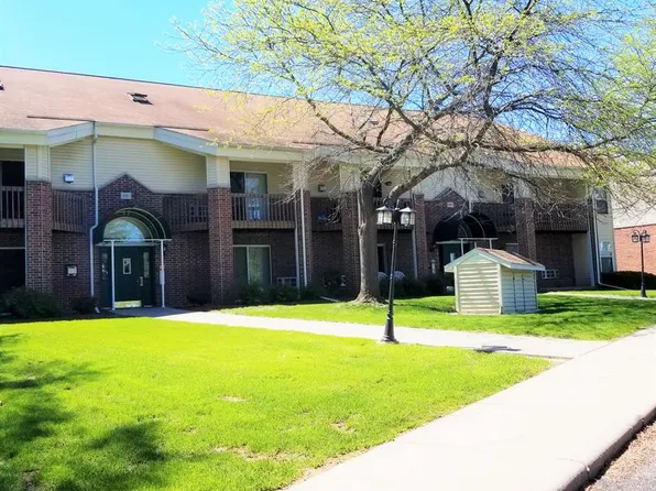 Pine Ridge Apartments