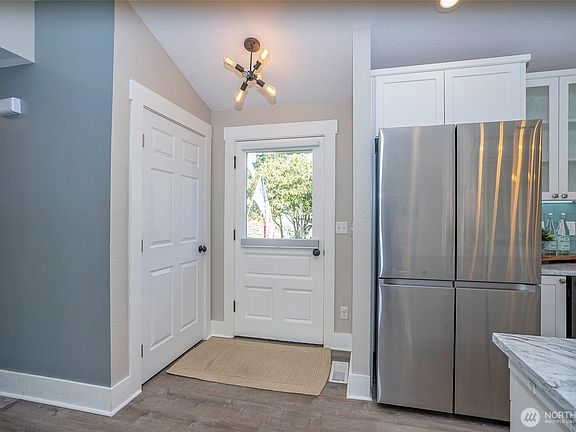 5th image of 912 125th Street Ct NW