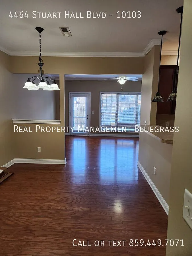 Spacious Townhome in Stuart Hall — Photo 3