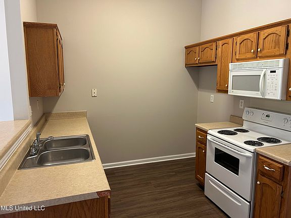 5th image of 5371 Bradley Dr