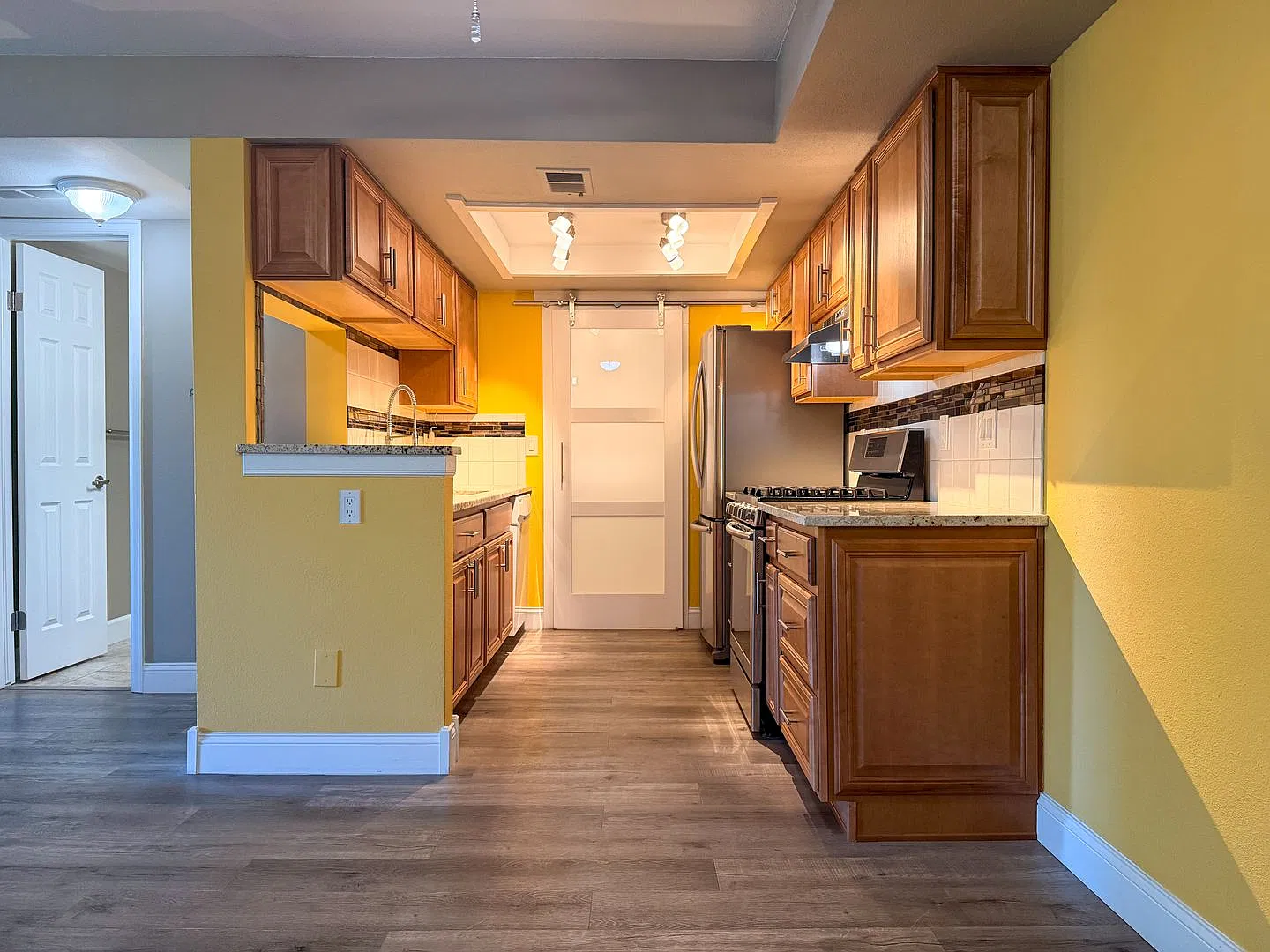 Updated 2-bedroom, 2-bath condo in Aurora! — Photo 3