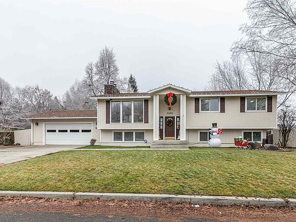 4th image of 3107 E 62nd Ave
