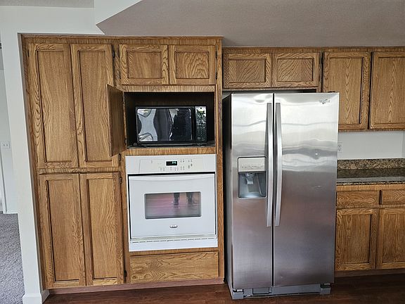 4th image of 30920 SW Willamette Way W