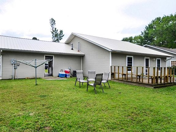 2nd image of 937 Lewis Cir