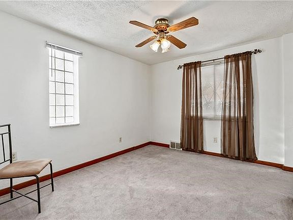 5th image of 1034 Elwell St