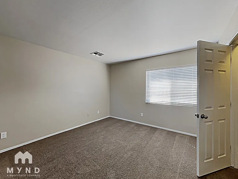 12105 W Flores Dr — Photo 12