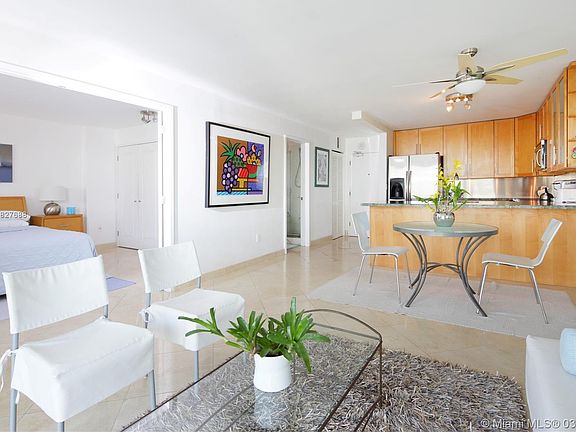 4th image of 401 Ocean Dr APT 520