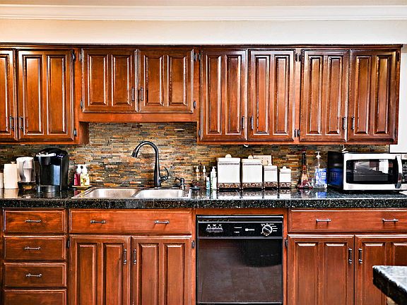 3rd image of 3110 Dogwood Ln