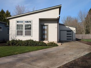 1062 Hatton Ave, Eugene, OR 97404