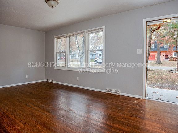 4th image of 8517 E 110th Ter