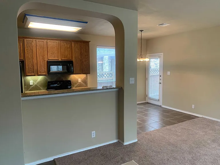 6735 Biscay Bay — Photo 4