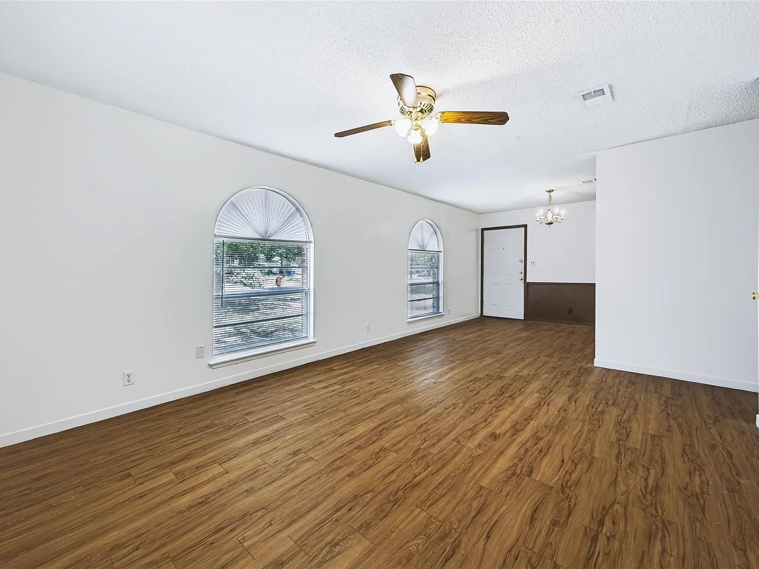 2 bed, 1.0 bath, 975 sqft, $1,450 — Photo 4