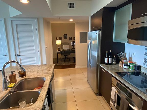 4th image of 207 N 11th St