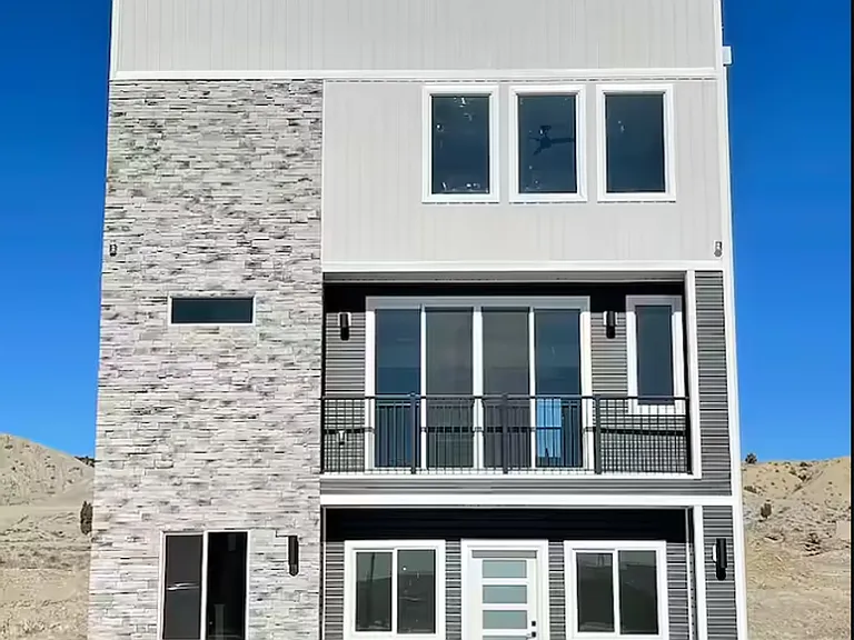 1875 E 880 N — Photo 1