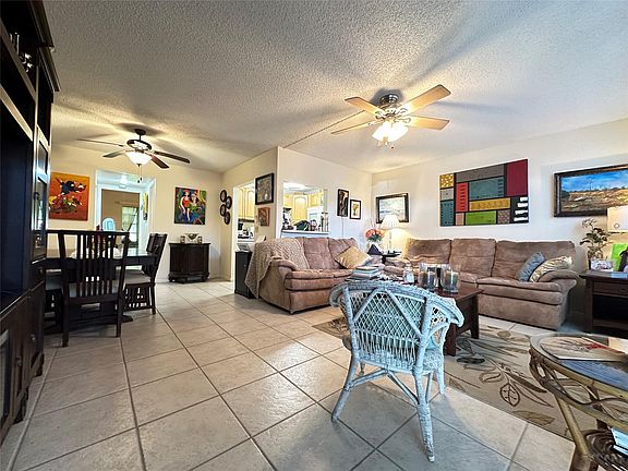2nd image of 211 Ventnor M #211