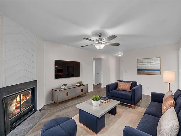 2nd image of 3521 Forest Glen Rd