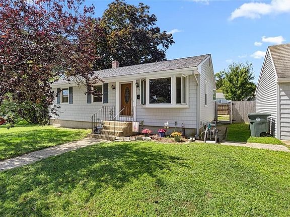 3rd image of 7 Sherwood Ave