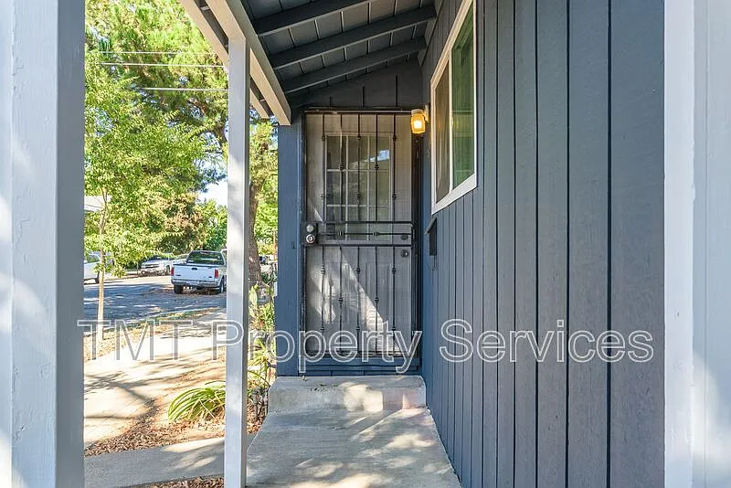 2 bed, 1.0 bath, 1008 sqft, $1,765 — Photo 2
