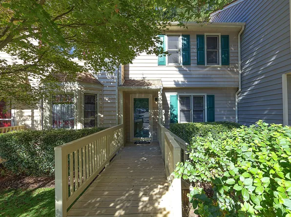 6502 Thetford Ct, Raleigh, NC 27615