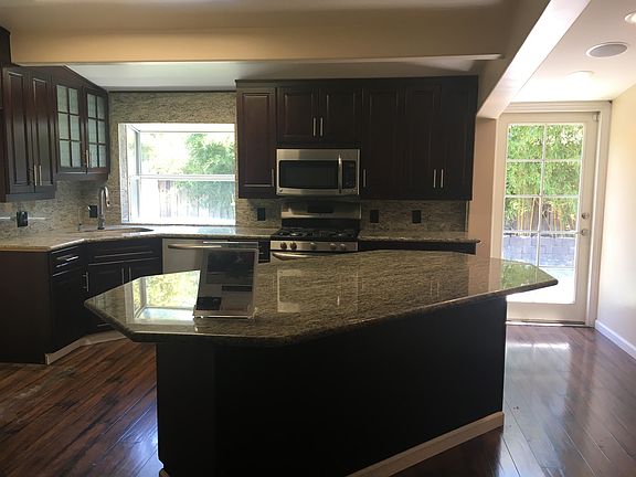 3rd image of 2364 Sunny Vista Dr