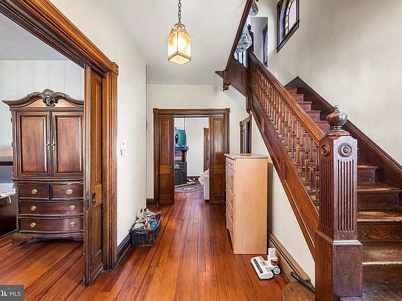 5th image of 120 E Main St