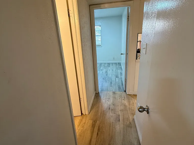 1342 N Cooper St — Photo 14