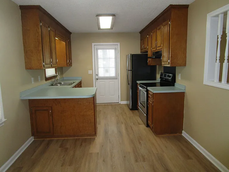 1320 Race Track Rd — Photo 2