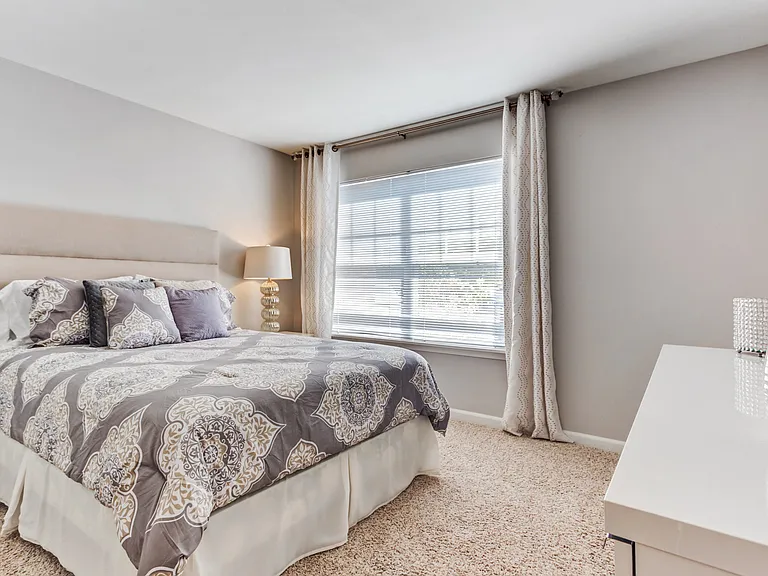 The Apartments at Kirkland Crossing — Photo 15