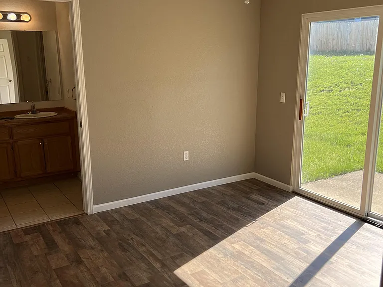 707 Elliott Ln — Photo 23