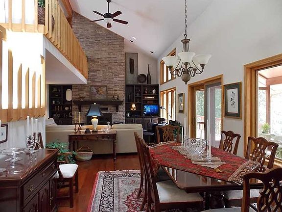 5th image of 26 Forfar Cir