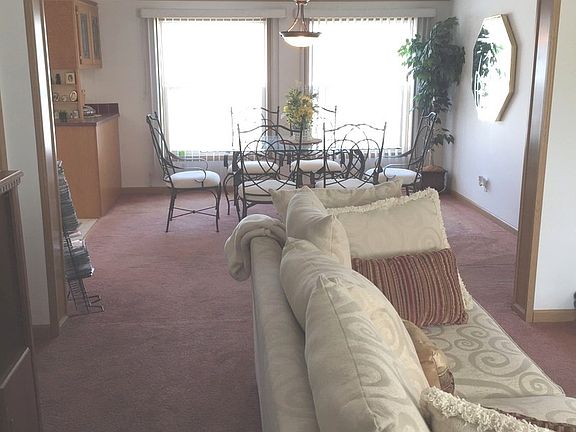 5th image of 888 Cedar Cir