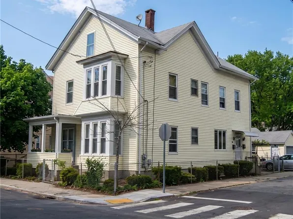 189 Woodward Rd #1, Providence, RI 02904