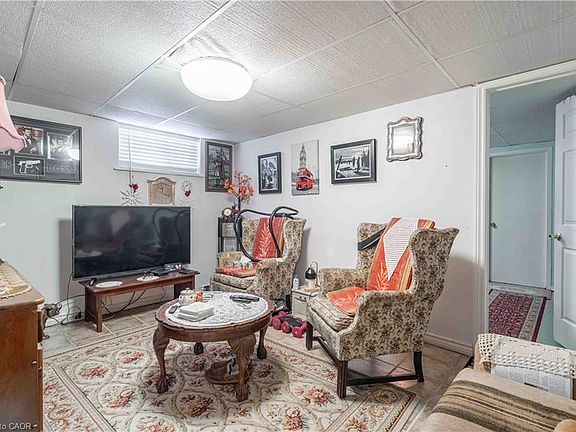 5th image of 374 Upper Wentworth St