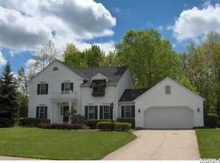 209 Senlac Hills Dr, Chagrin Falls, OH 44022