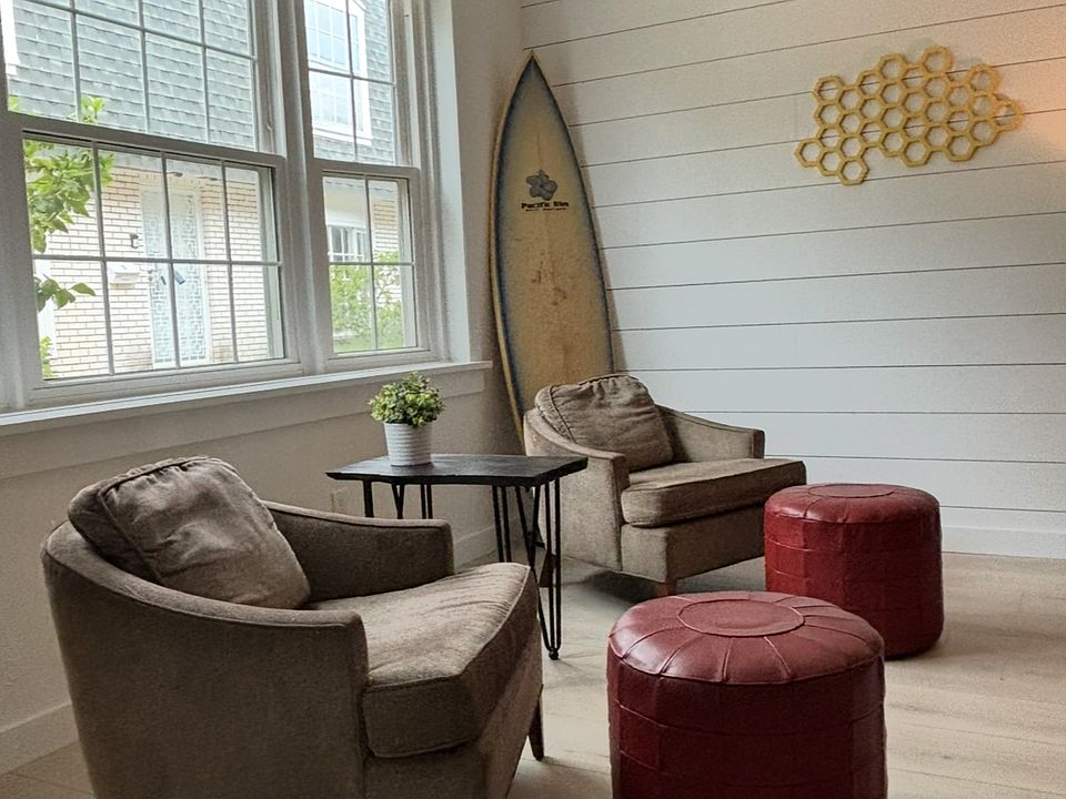 Family Room: Bay window and seating area