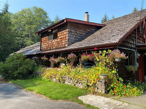 2nd image of 801 Nimpkish Heights Rd