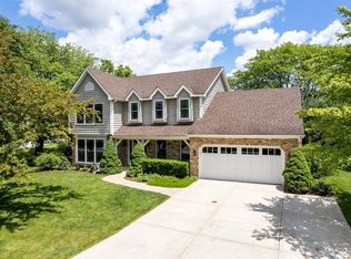6256 Sleepy Hollow Ln, Lisle, IL