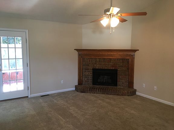 Living Rm Gas Fireplace