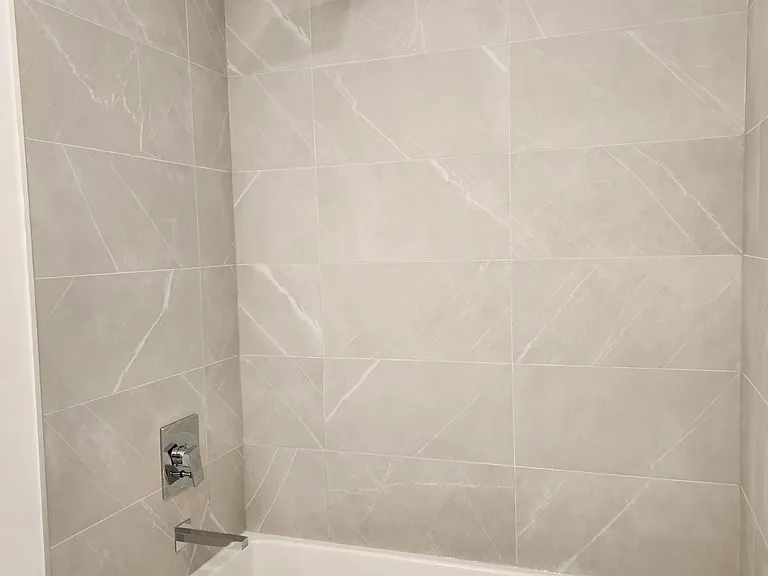 160 Kingsway Cres #418 — Photo 10