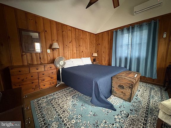 3rd image of 132 Club Rd