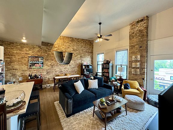 4th image of 2306 N Lincoln Ave APT 2B